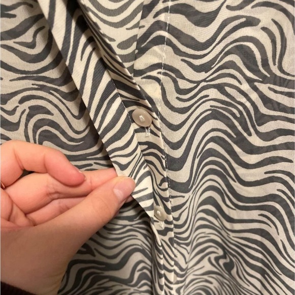 Abercrombie Button Up Blouse Size XS - Picture 4 of 4